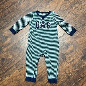 GAP long sleeve jumpsuit